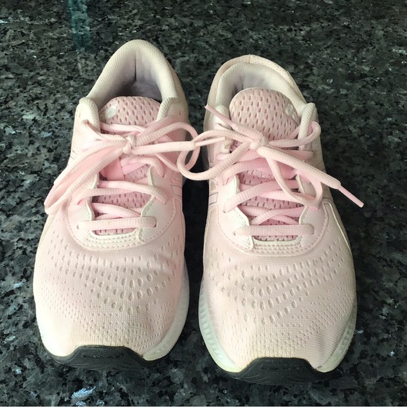 Like New ASICS Pretty Pink colour size 7 - Picture 2 of 5